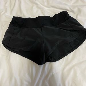 Black Lululemon Speed Up Low rise shorts 2.5 inch inseam size 6